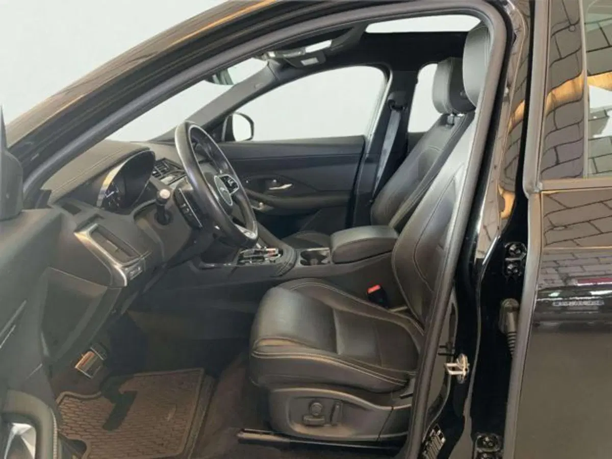Jaguar E-Pace usata a Firenze (16)
