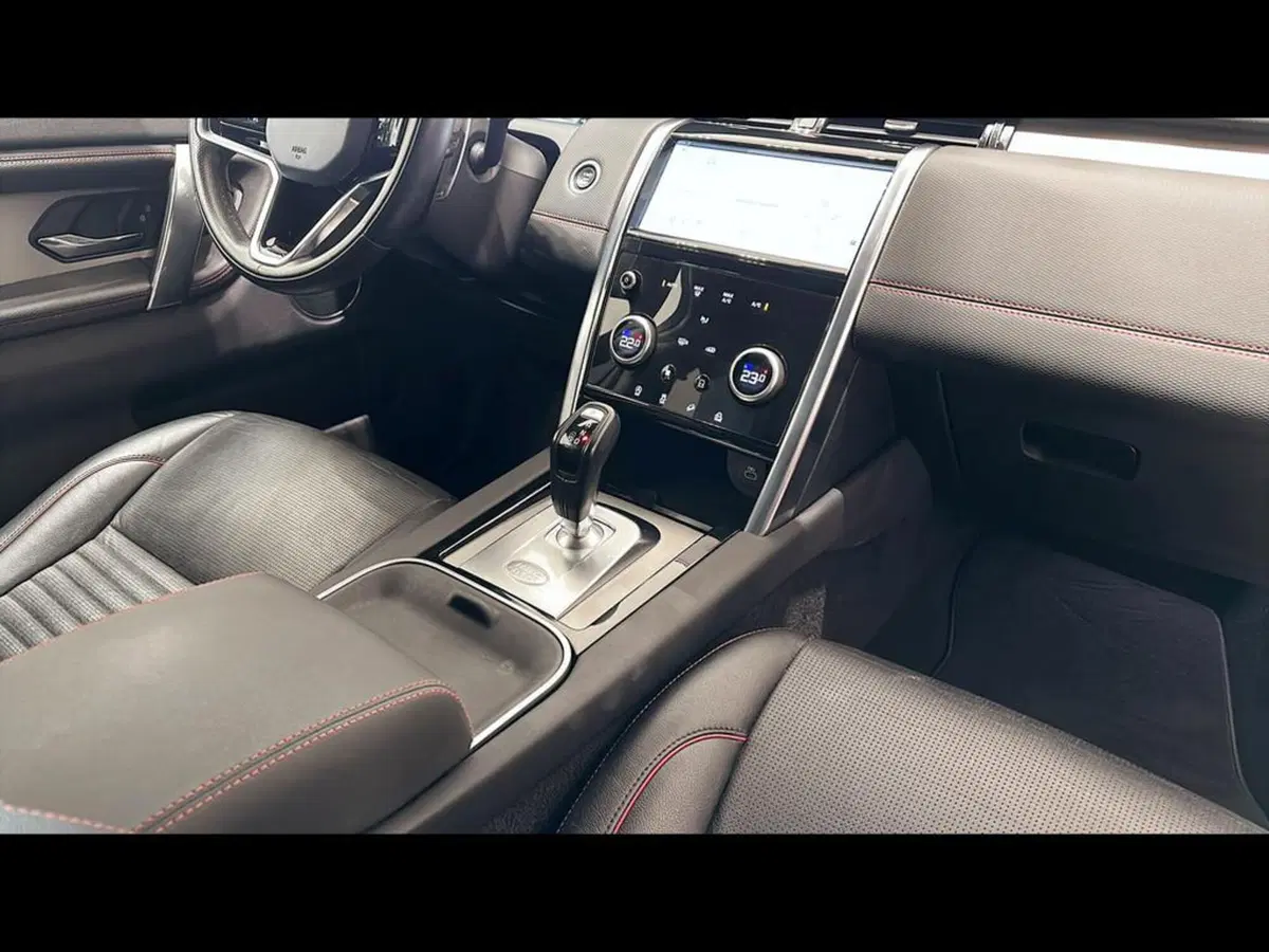 Land Rover Discovery Sport usata a Varese (13)