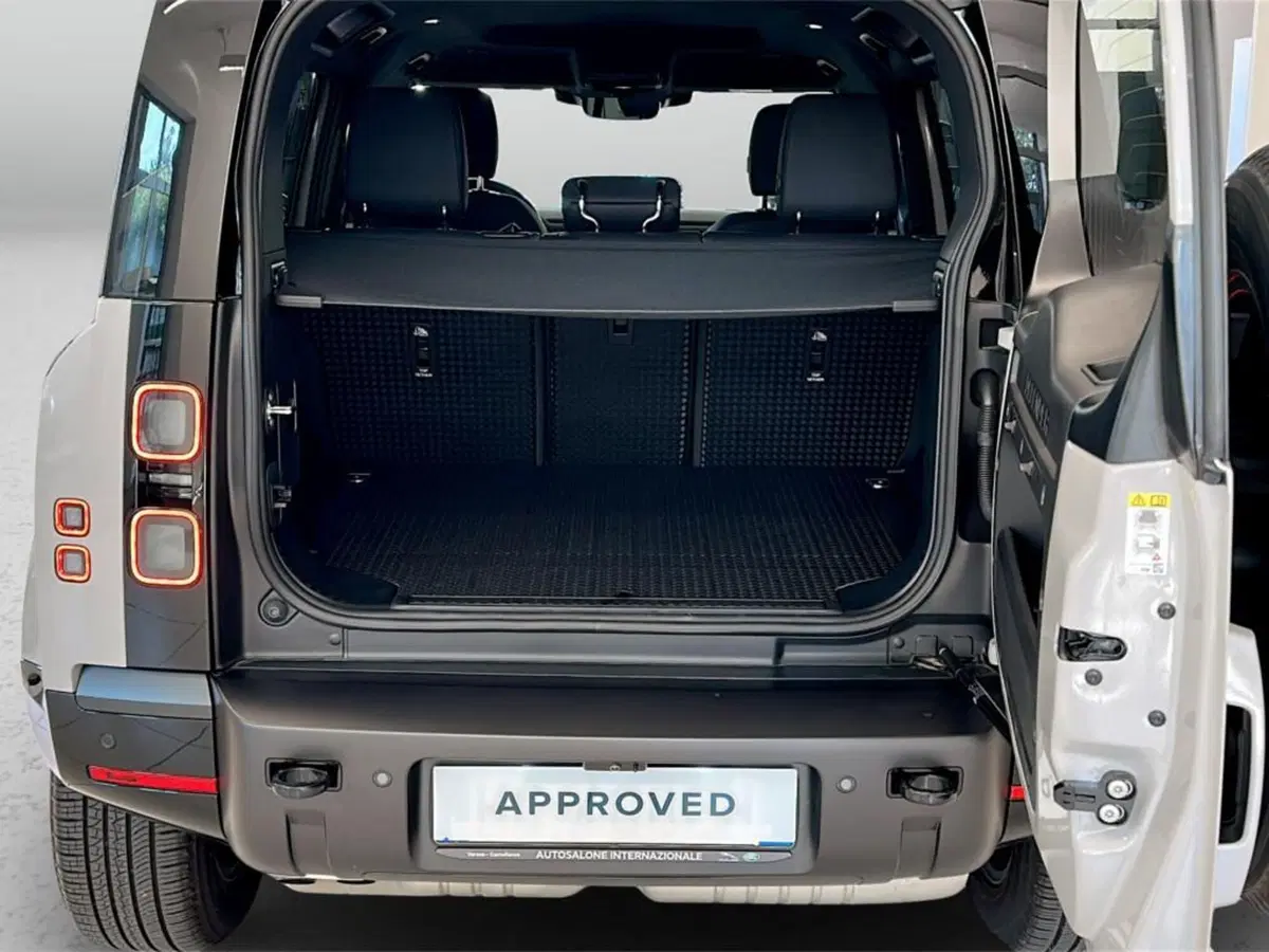 Land Rover Defender usata a Varese (11)
