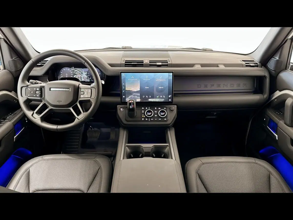 Land Rover Defender usata a Varese (4)