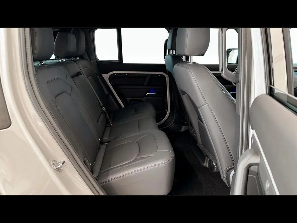 Land Rover Defender usata a Varese (5)