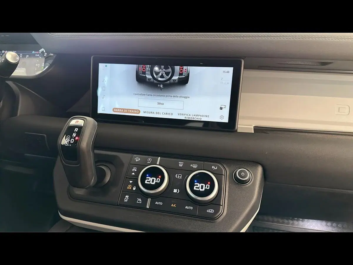 Land Rover Defender usata a Varese (14)