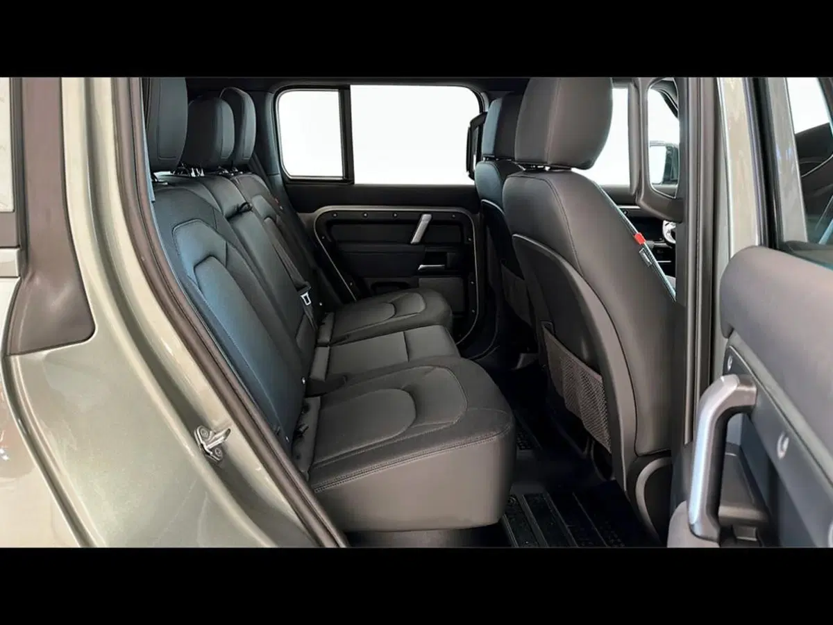 Land Rover Defender usata a Varese (5)