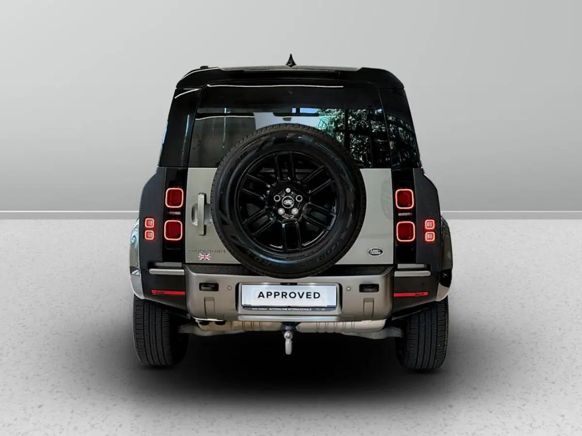 Land Rover Defender usata a Varese (7)
