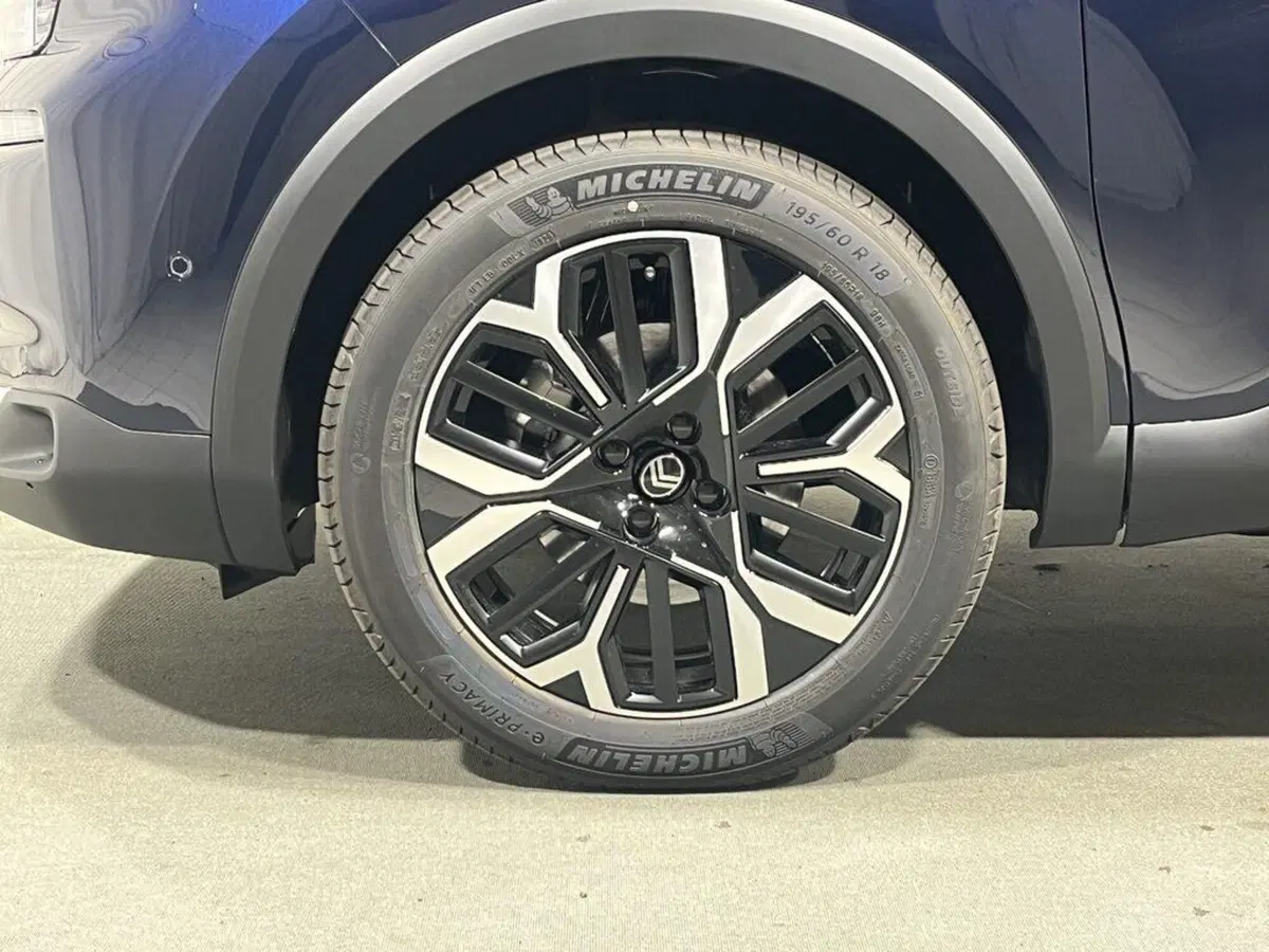 Citroen C4 nuova a Sondrio (9)