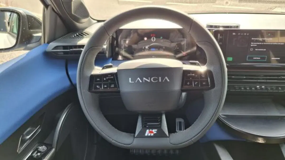 Lancia Ypsilon nuova a Padova (10)