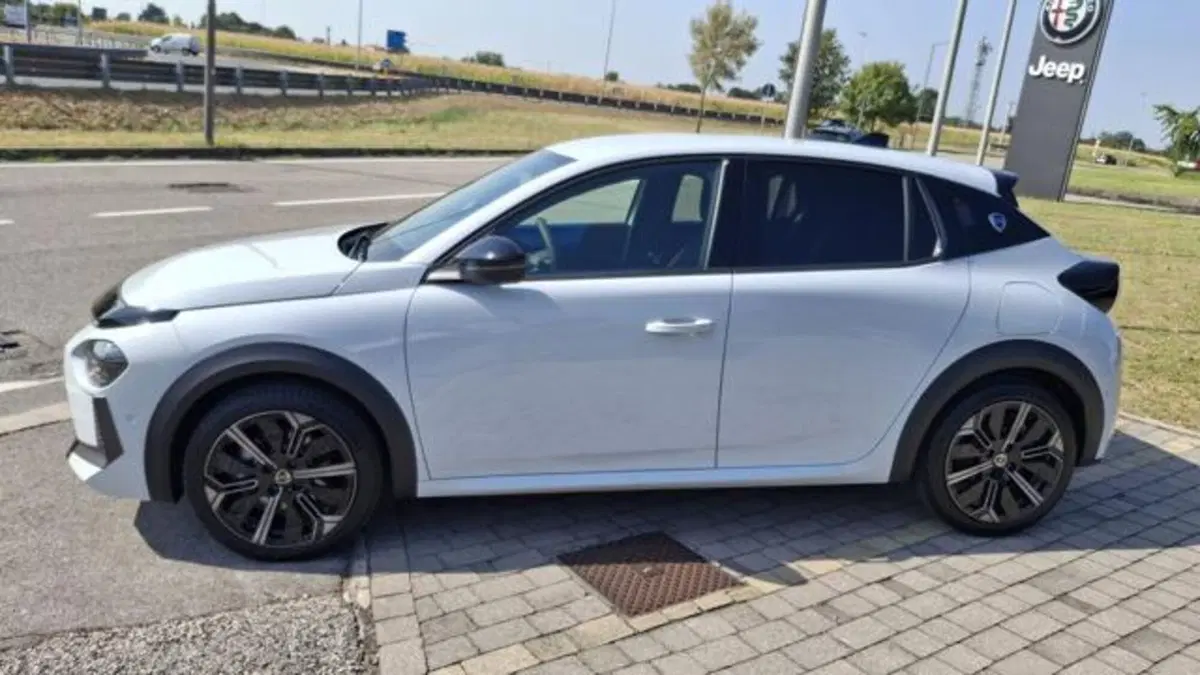 Lancia Ypsilon nuova a Padova (3)