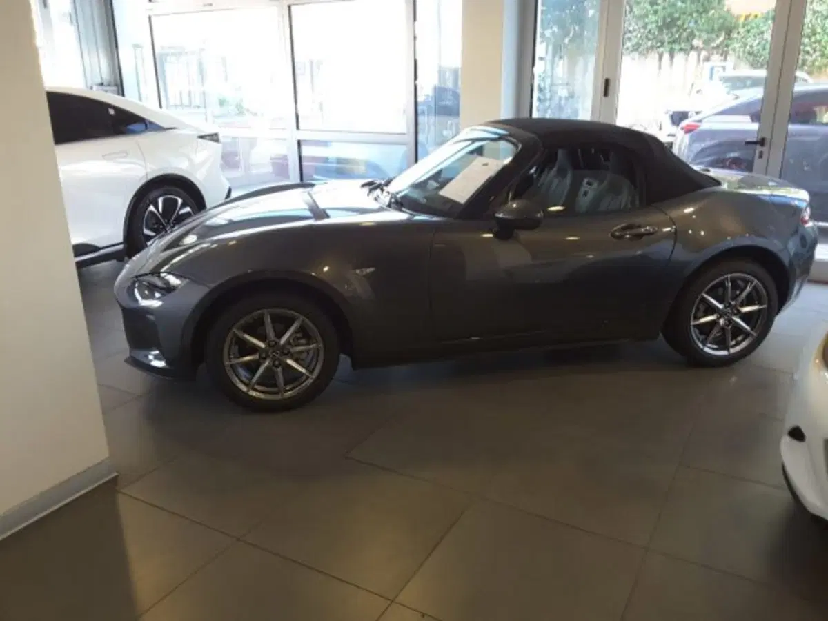 Mazda MX-5 nuova a Firenze (2)