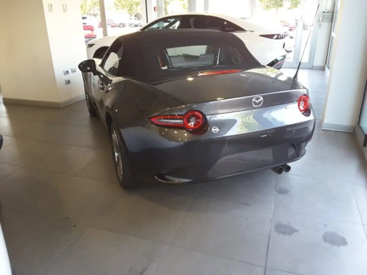 Mazda MX-5 nuova a Firenze (9)