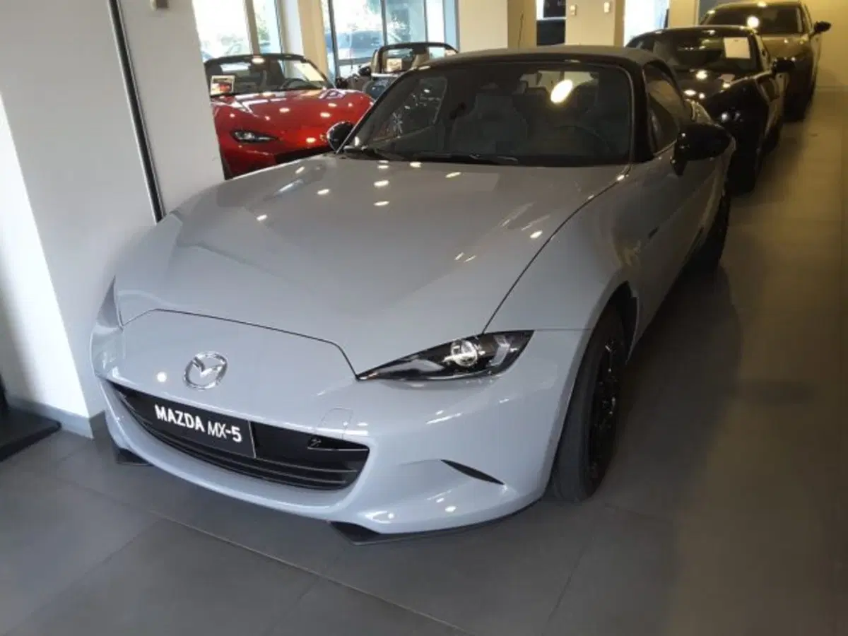 Mazda MX-5 nuova a Firenze (2)