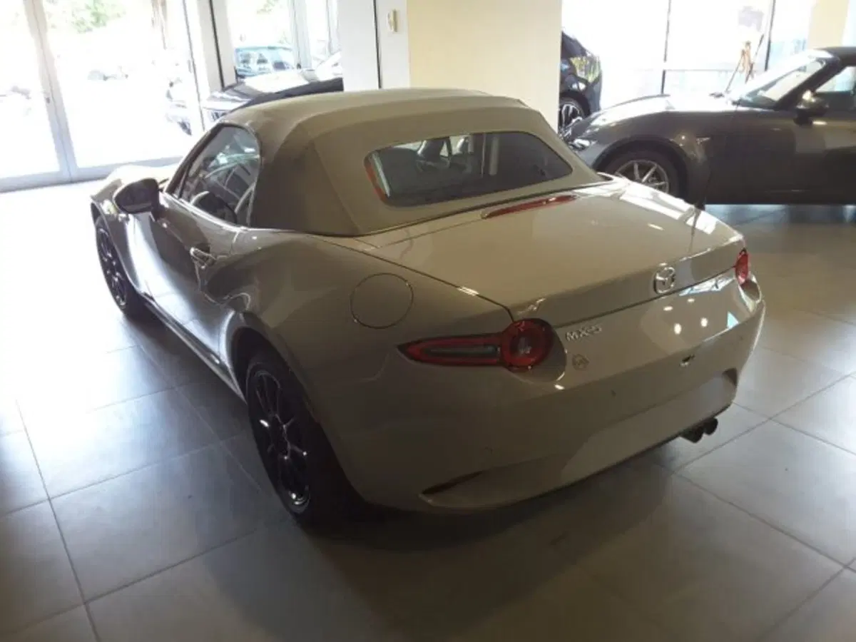 Mazda MX-5 nuova a Firenze (6)
