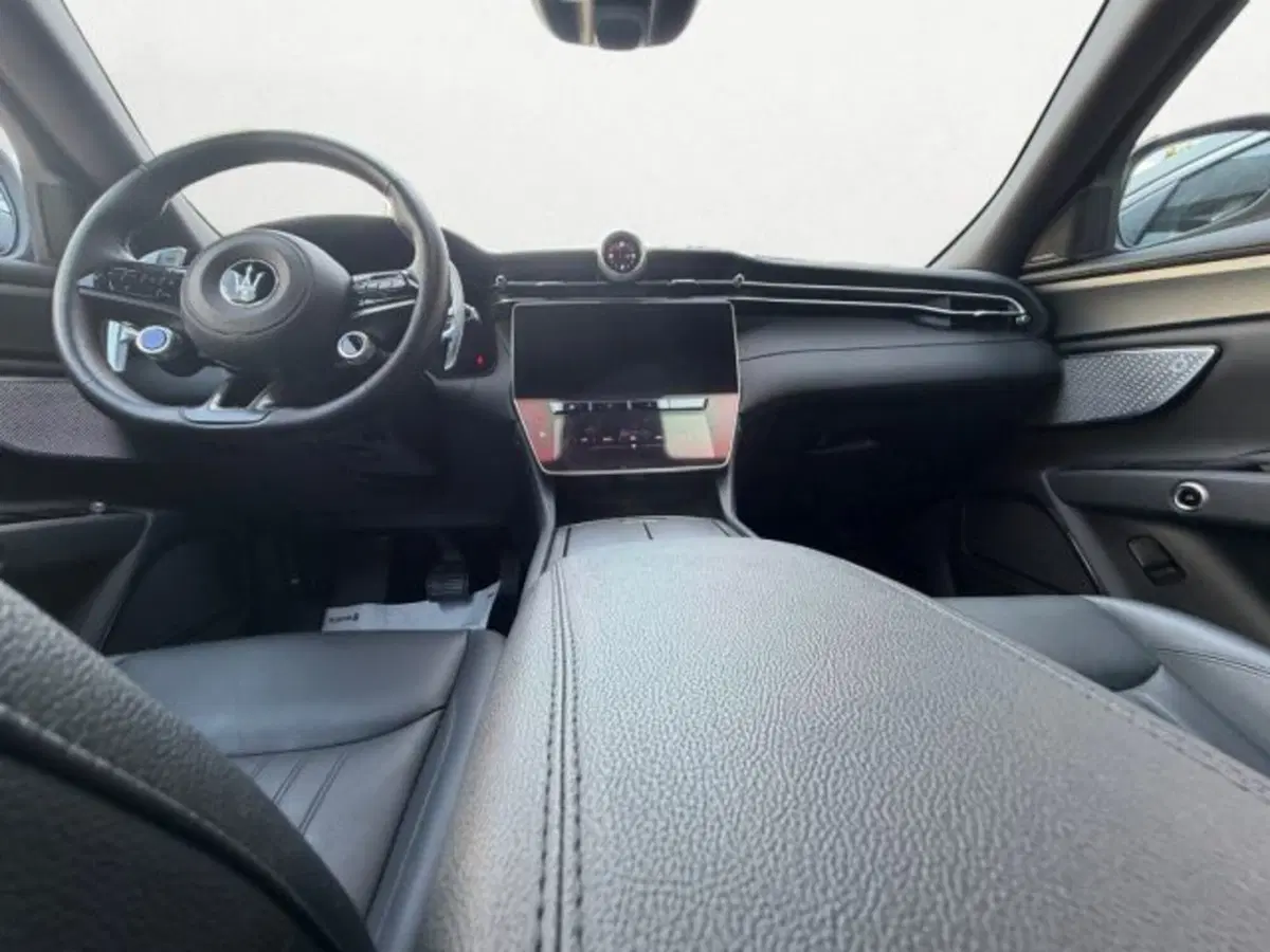 Maserati Grecale usata a Udine (10)