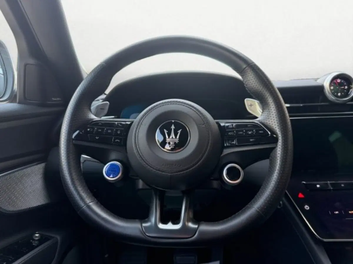 Maserati Grecale usata a Udine (11)