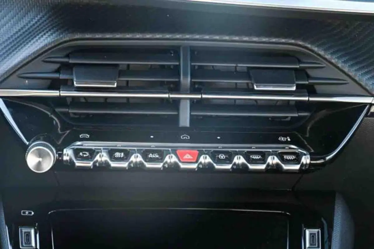 Peugeot 2008 nuova a Torino (18)