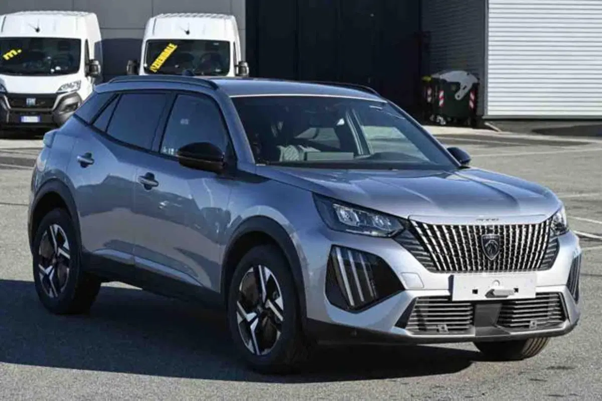 Peugeot 2008 nuova a Torino (2)