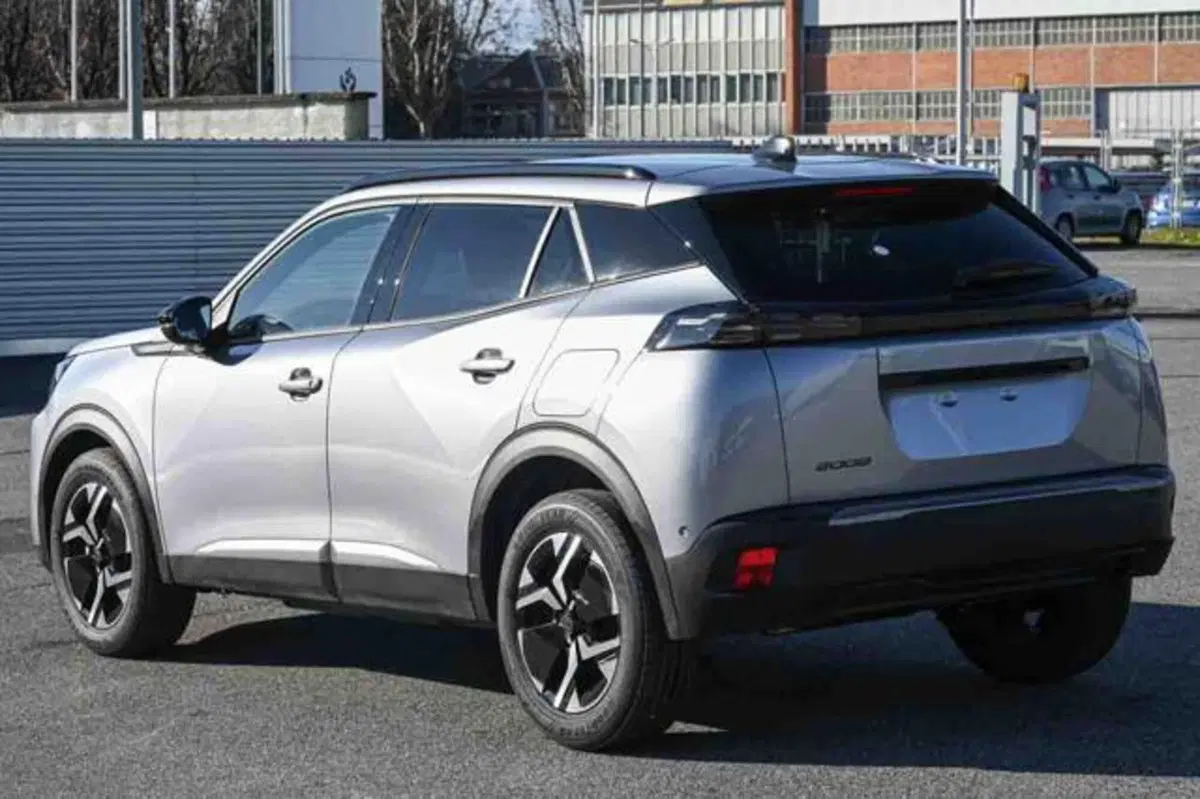 Peugeot 2008 nuova a Torino (4)