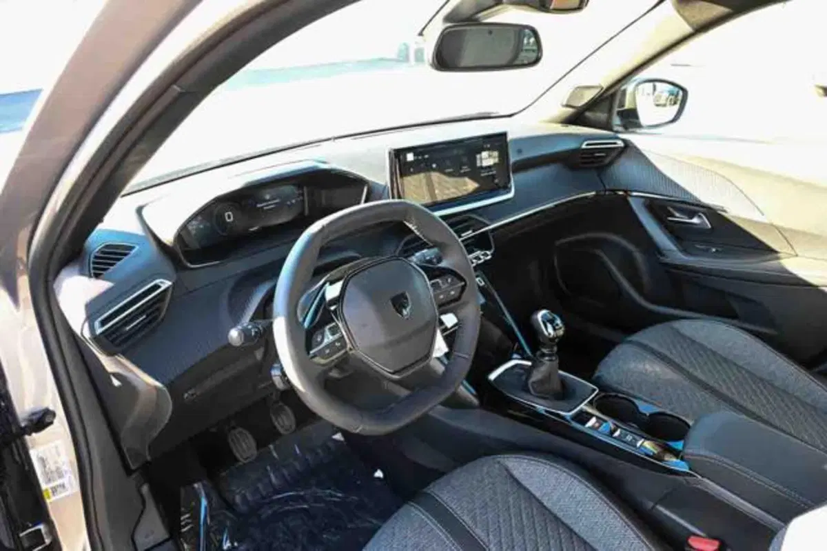 Peugeot 2008 nuova a Torino (8)