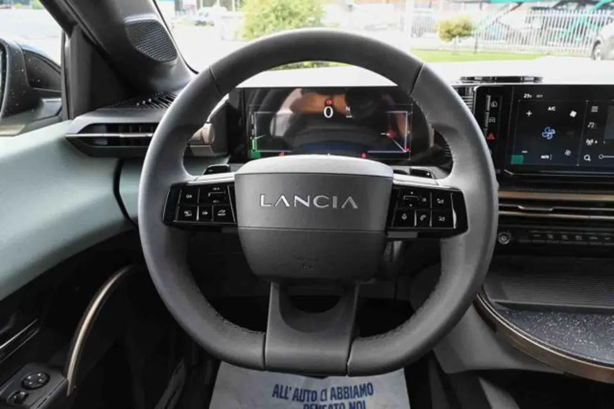 Lancia Ypsilon nuova a Torino (16)