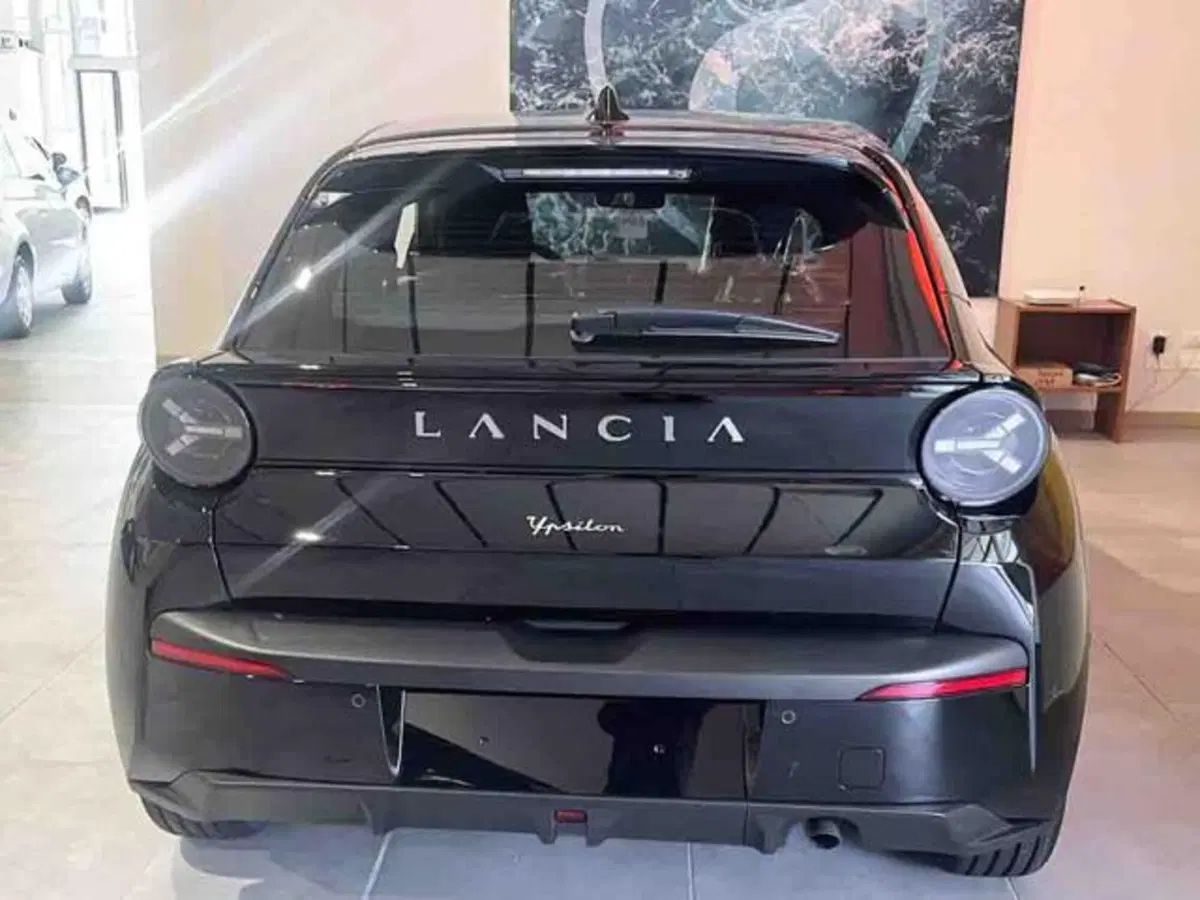 Lancia Ypsilon nuova a Torino (19)