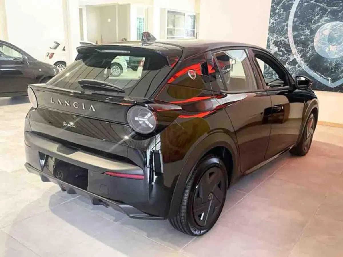 Lancia Ypsilon nuova a Torino (3)