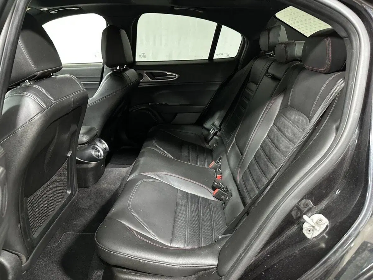 Alfa Romeo Giulia usata a Sondrio (11)