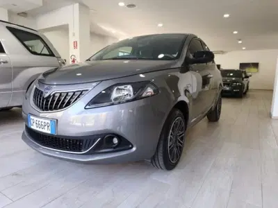 Lancia Ypsilon 1.0 FireFly 5 porte S&amp;S Hybrid Gold Plus del 2023 usata a Torino