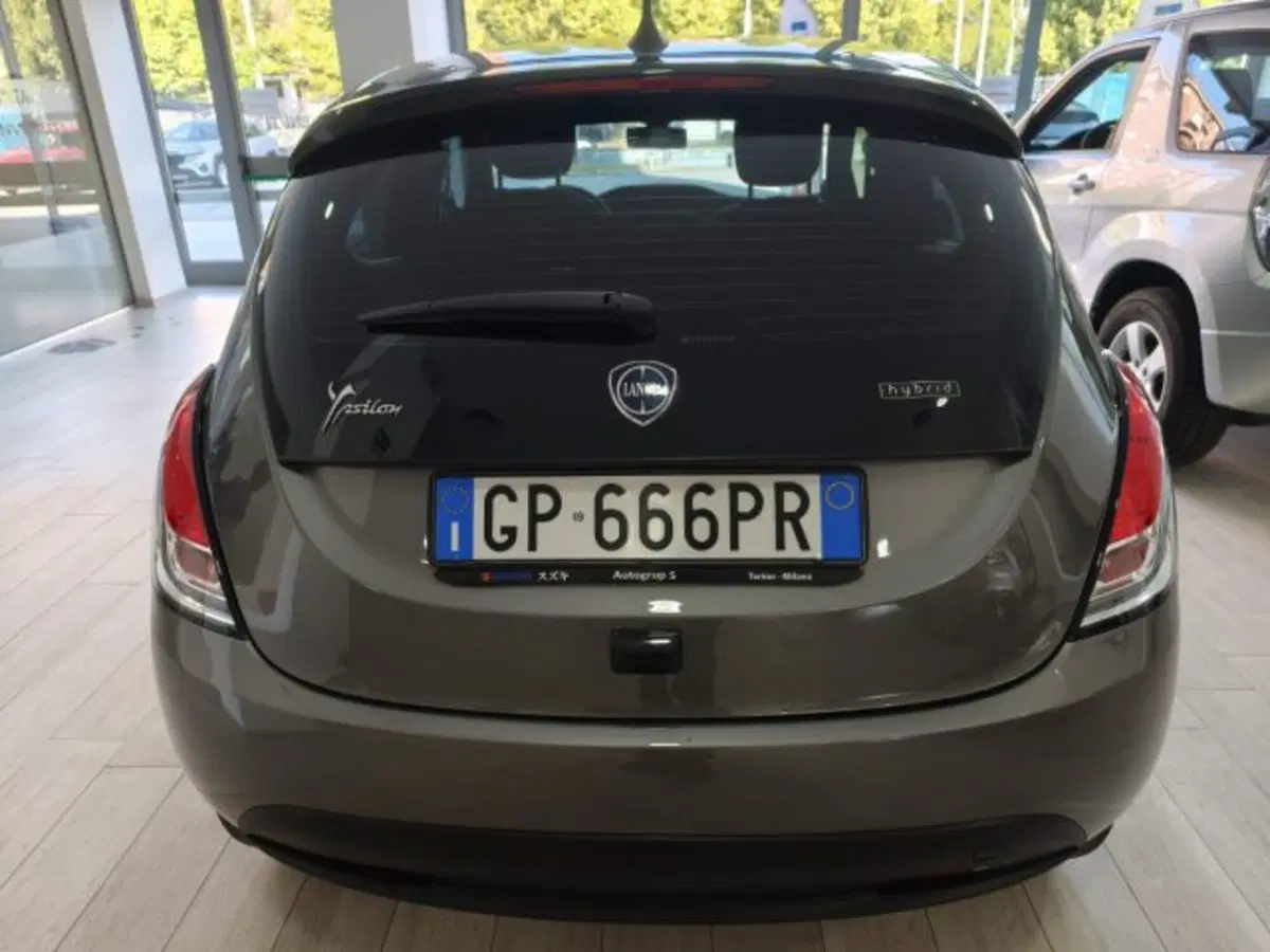 Lancia Ypsilon usata a Torino (2)