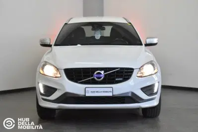 Volvo XC60 D3 R-design Momentum del 2014 usata a Foligno