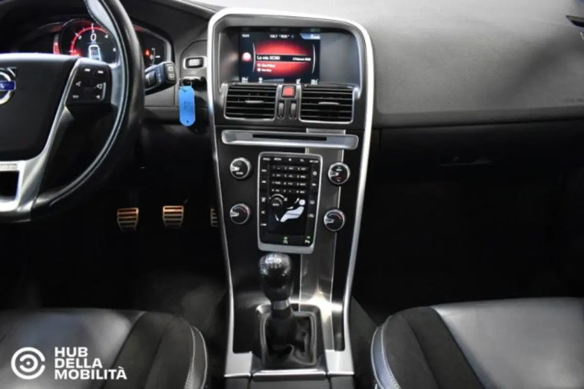 Volvo XC60 usata a Perugia (10)