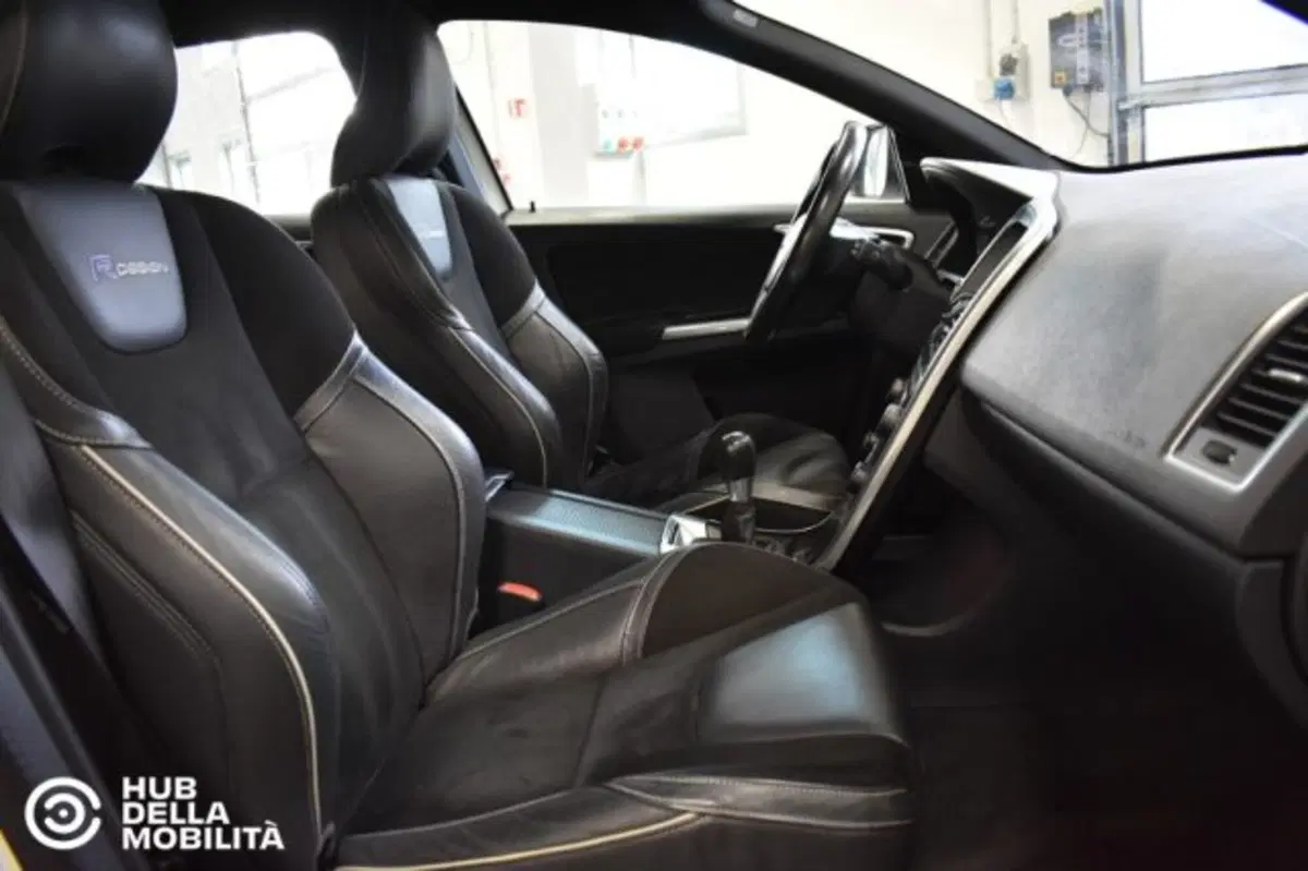 Volvo XC60 usata a Perugia (17)
