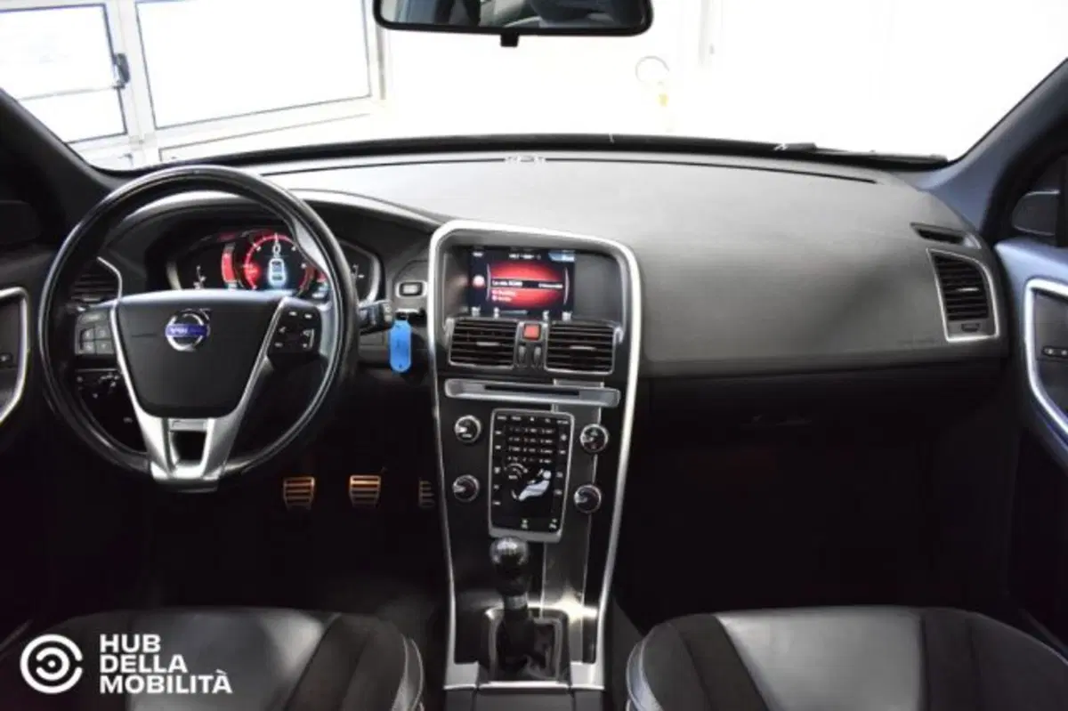 Volvo XC60 usata a Perugia (9)