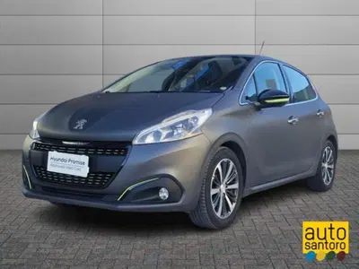 Peugeot 208 82 5 porte Allure del 2015 usata a Salerno