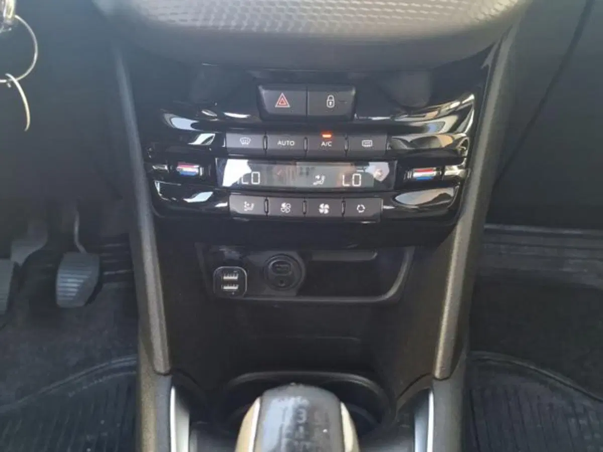 Peugeot 208 usata a Salerno (18)