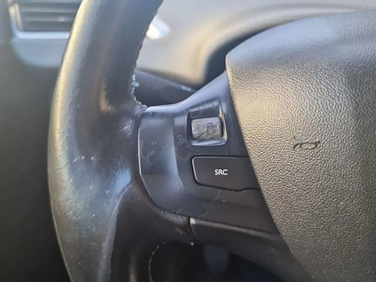 Peugeot 208 usata a Salerno (20)