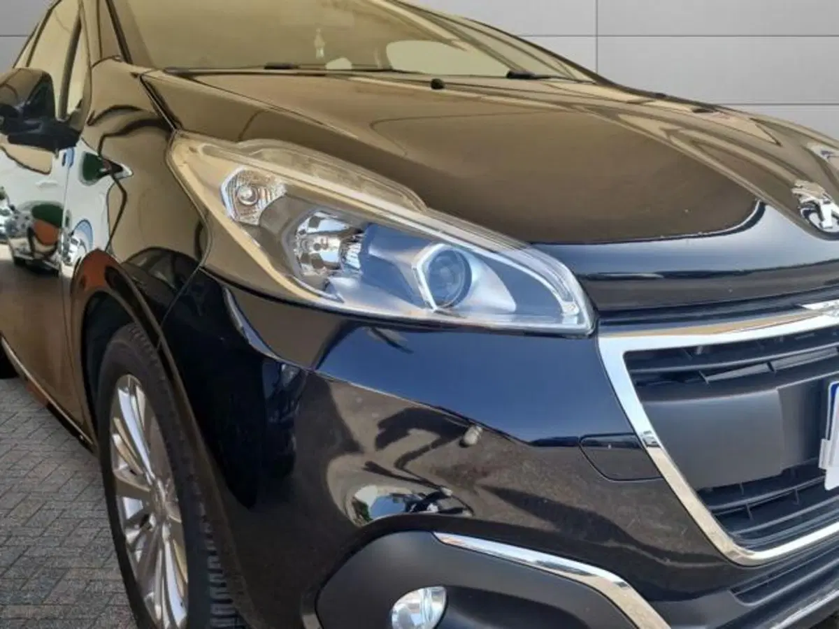 Peugeot 208 usata a Salerno (8)