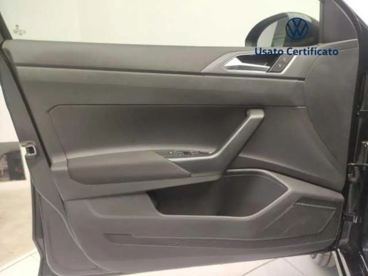 Volkswagen Taigo usata a Avellino (16)
