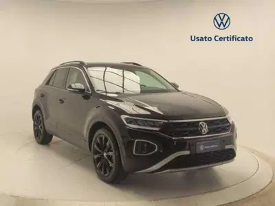 Volkswagen T-Roc 1.0 TSI R-Line del 2023 usata a Pratola Serra
