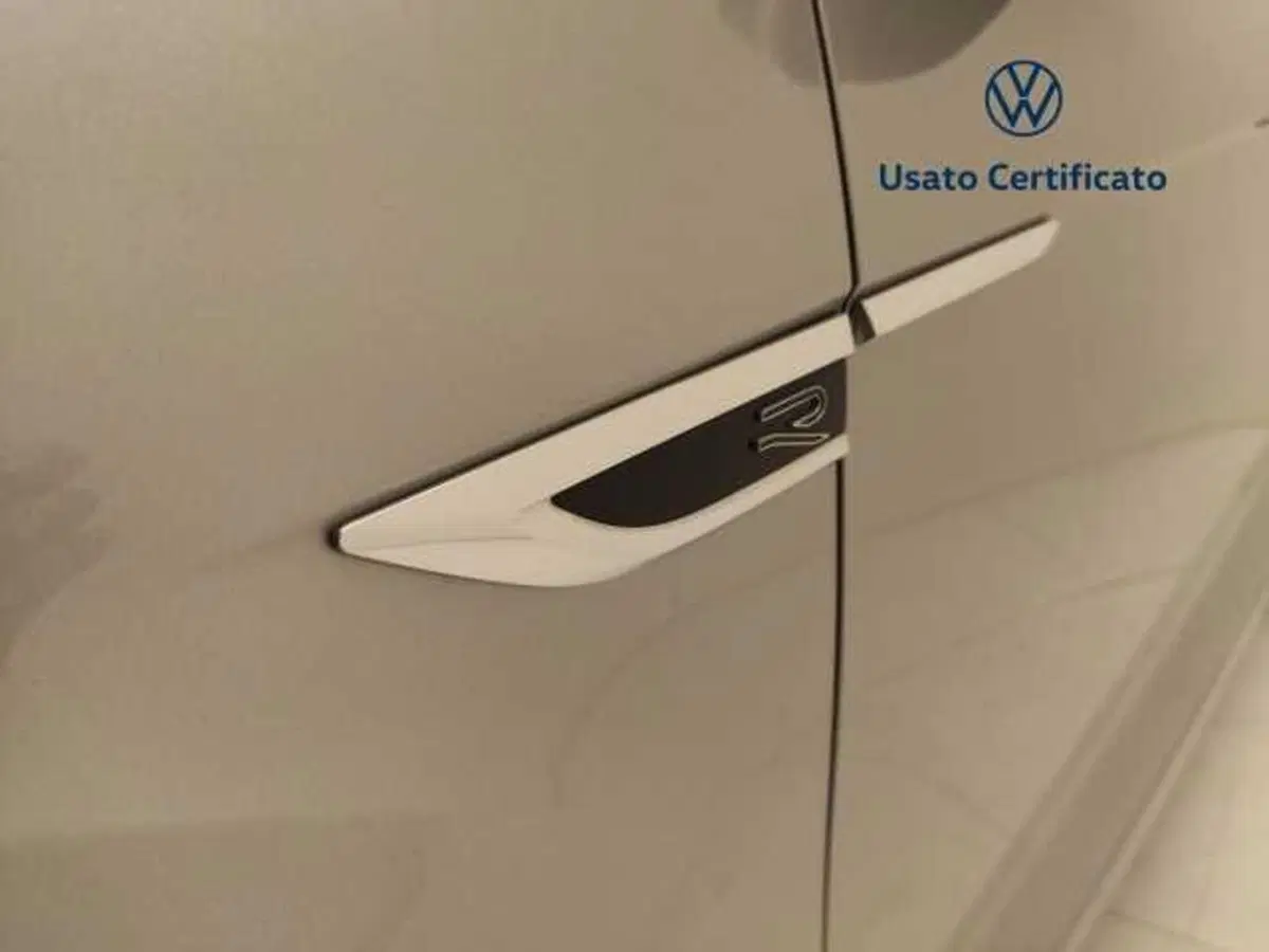 Volkswagen T-Roc usata a Avellino (16)