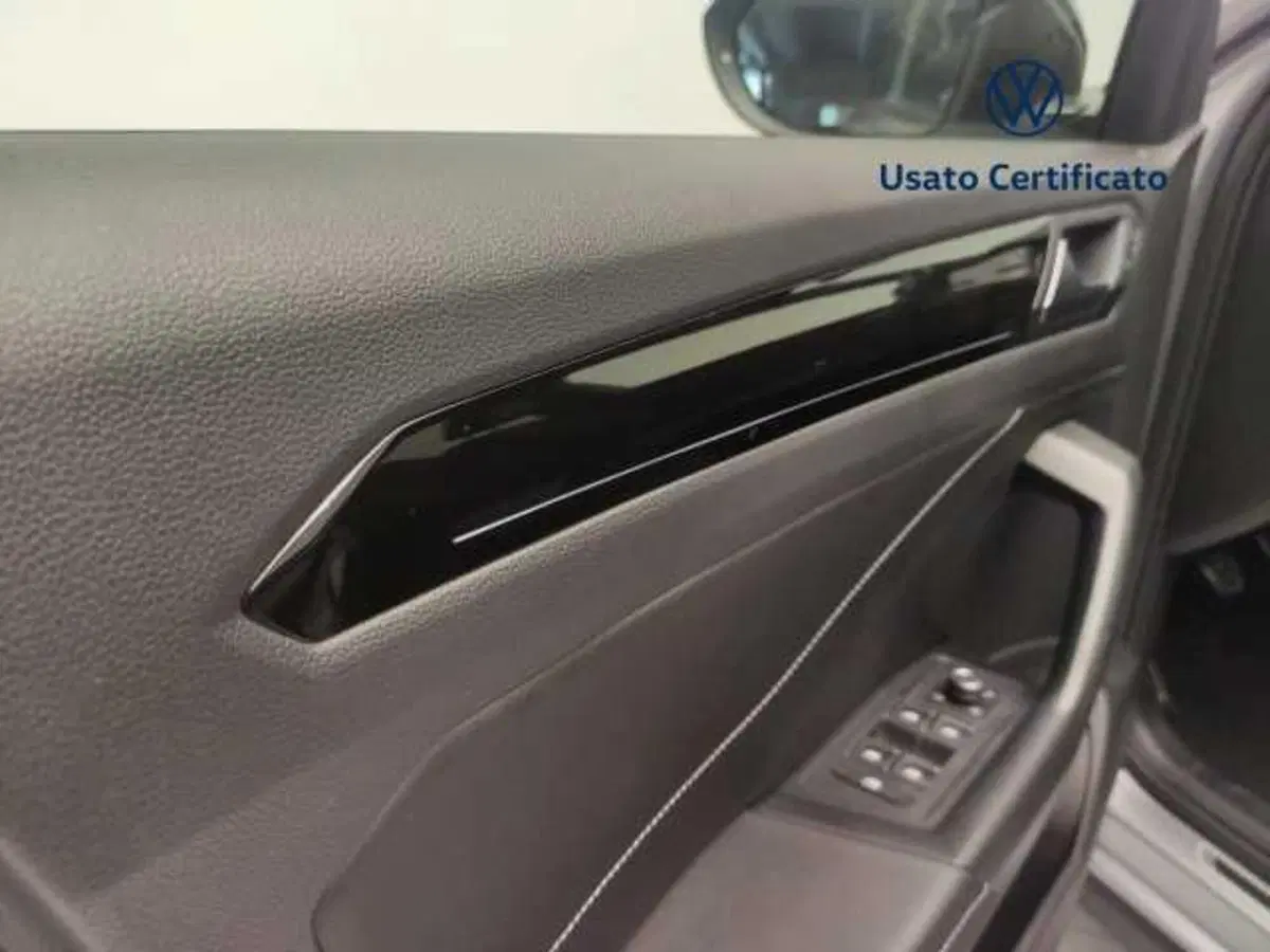 Volkswagen T-Roc usata a Avellino (19)