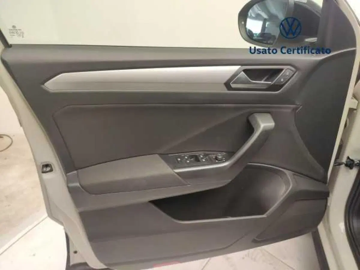 Volkswagen T-Roc usata a Avellino (14)