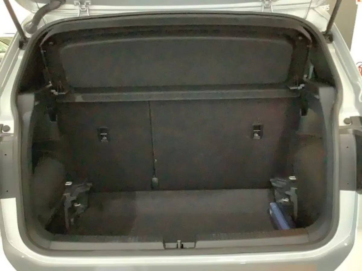 Volkswagen T-Cross nuova a Catania (12)