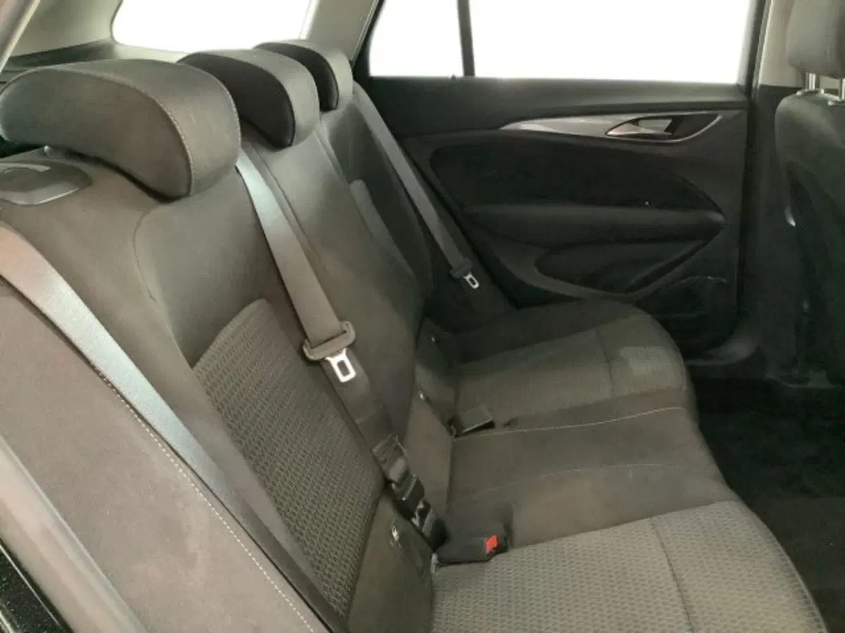 Opel Insignia Station Wagon usata a Catania (11)