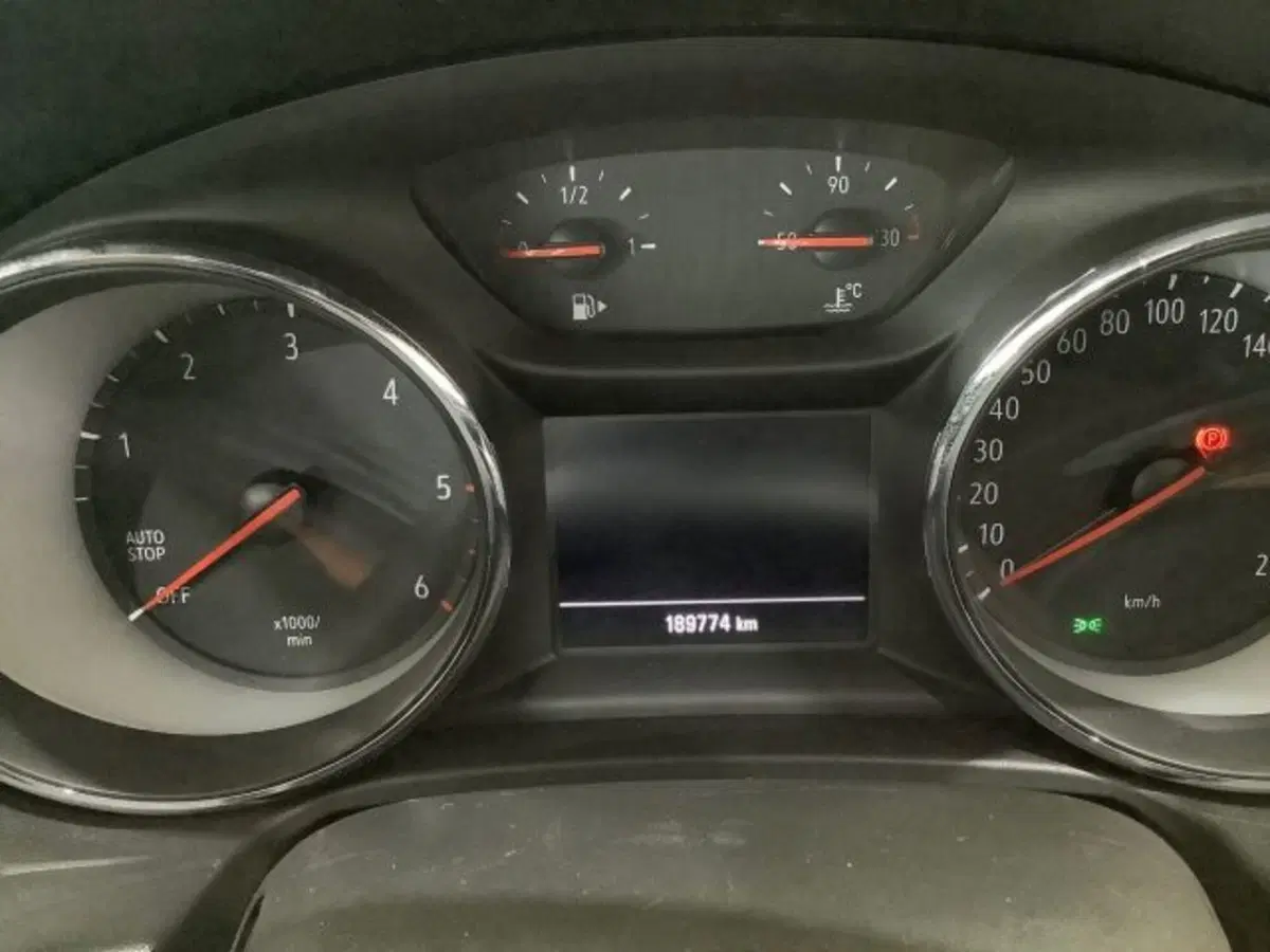 Opel Insignia Station Wagon usata a Catania (15)
