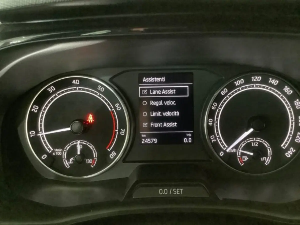 Skoda Fabia usata a Catania (15)