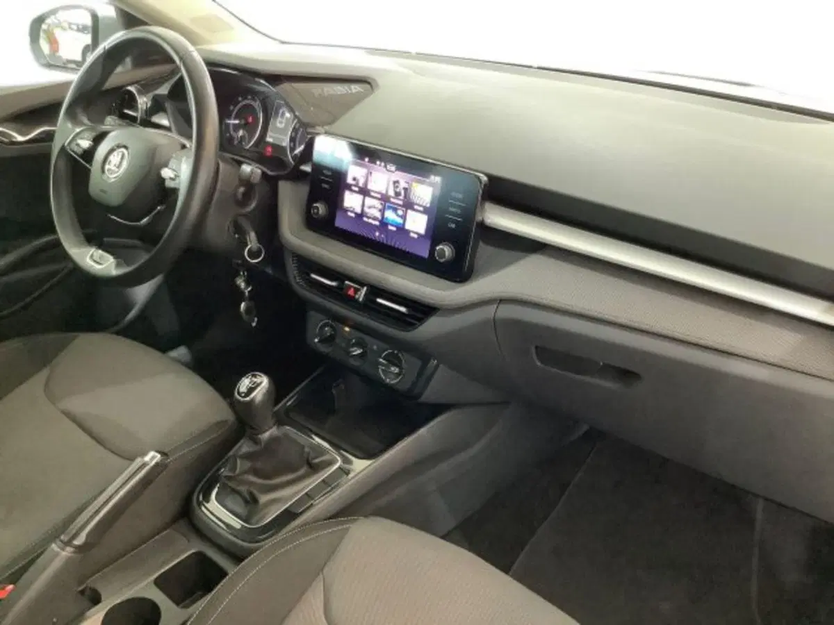 Skoda Fabia usata a Catania (9)