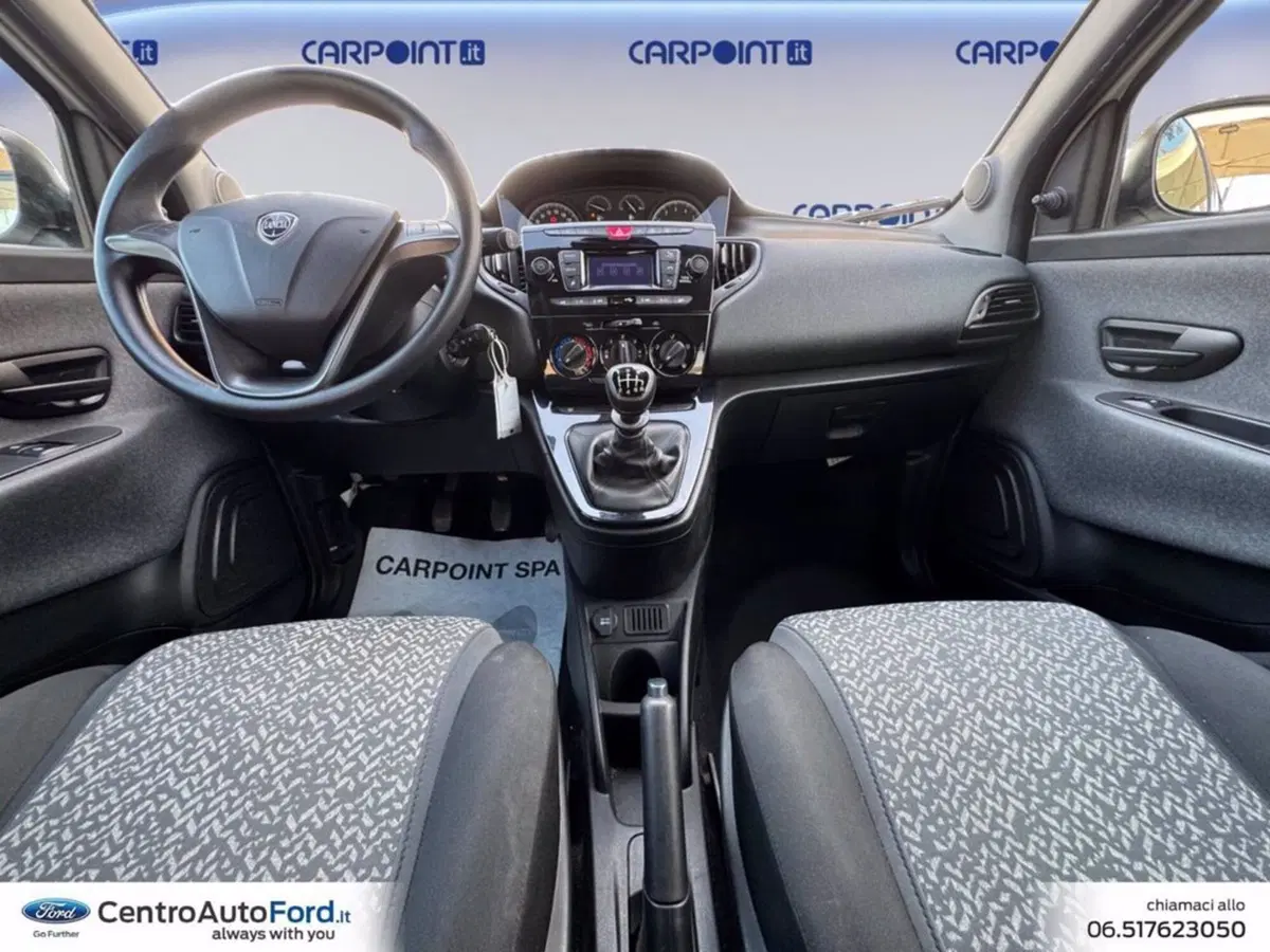 Lancia Ypsilon usata a Roma (10)