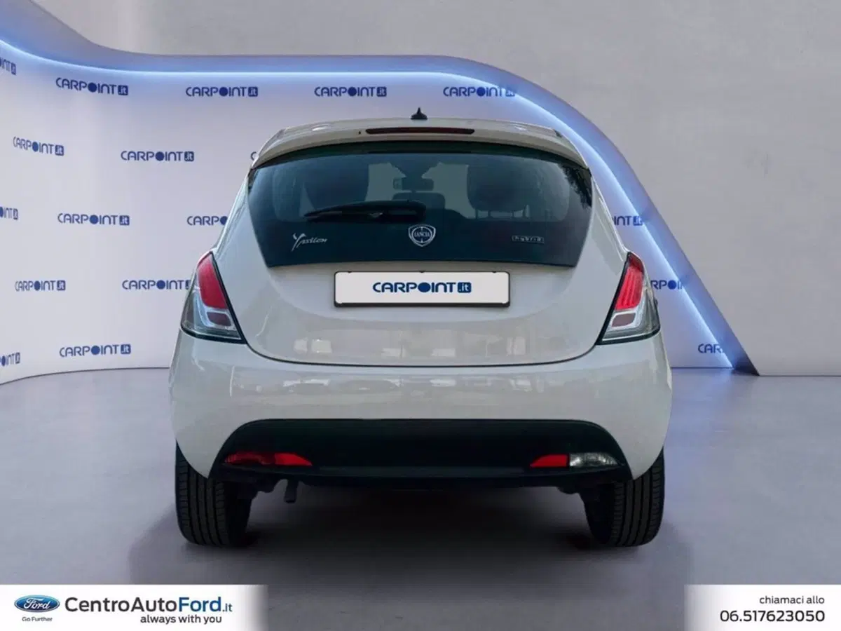 Lancia Ypsilon usata a Roma (4)