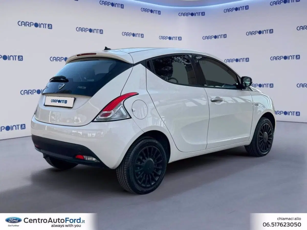 Lancia Ypsilon usata a Roma (5)