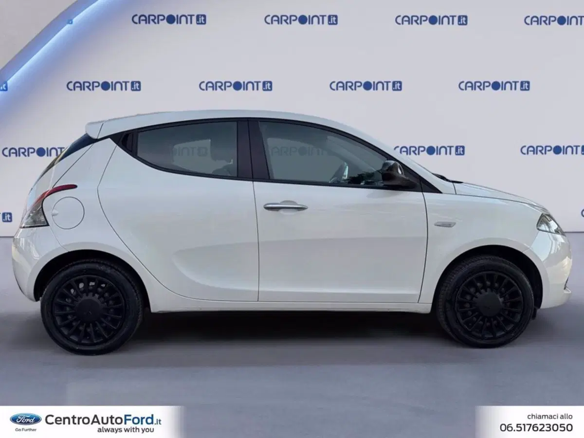 Lancia Ypsilon usata a Roma (6)