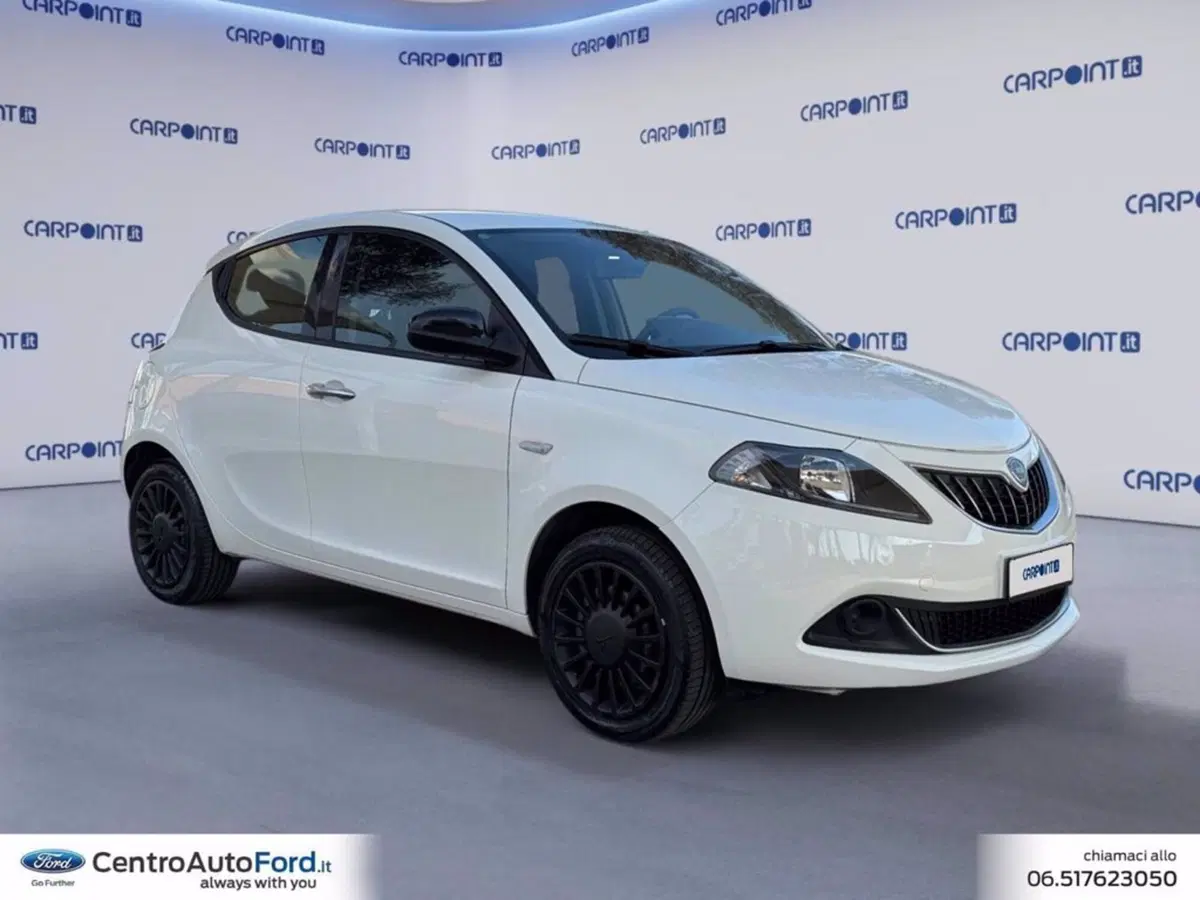 Lancia Ypsilon usata a Roma (7)
